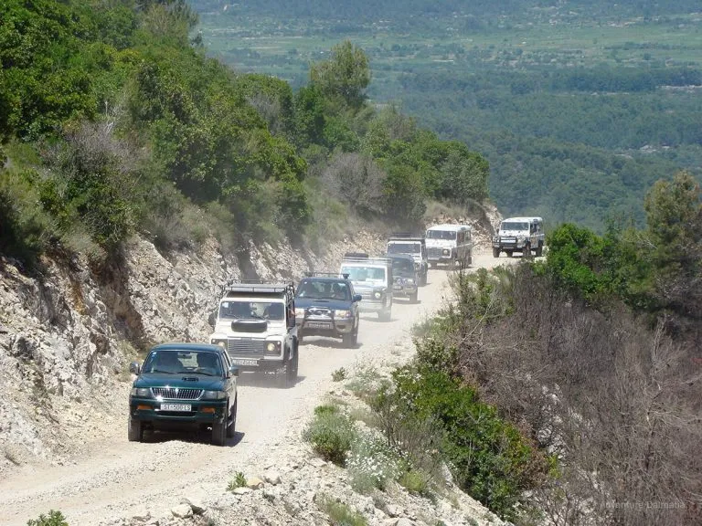 jeep caravan gravel road